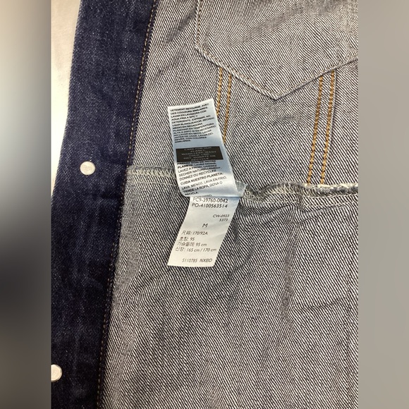 Levi’s Jean Trucker Jacket - Picture 6 of 6